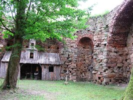 Zde je ponurá poustevna