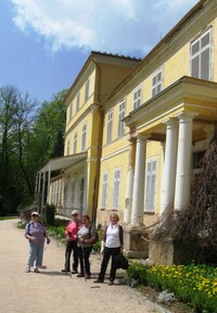 narozdíl od lázeňských (Nový zámek zvaný Lázeň)