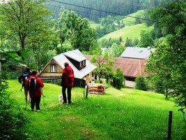 Sestup do vsi Podťaté