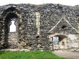 Zdi hradu bývaly mohutné,