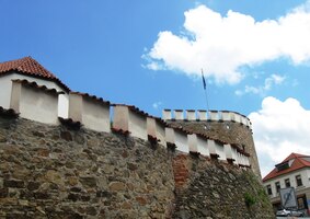 pod opebněním místního zámku