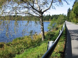 a chodit kolem nich je balada