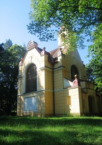 Dobrá voda - lesní kostel s pramenem