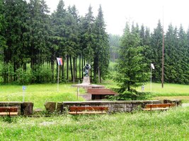 Pomník na Makovském sedle