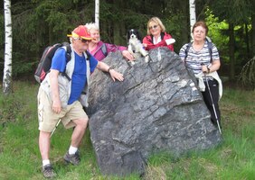 Tady jsme našli obrovský balvan