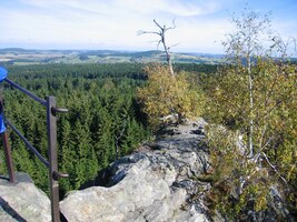 a vyhlížejí do šírého kraje