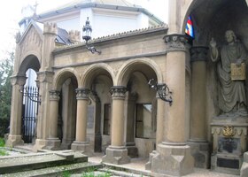 Klatovský hřbitov je rozlehlý