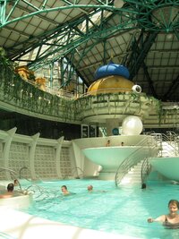 Je to monstrózní dílo s desítkami atrakcí