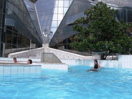 Labirynt bazénů, lázní a vířivek