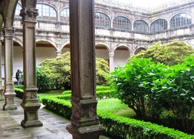 vcházím do jeho rajského dvora