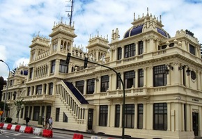 Mezi skvostnými paláci tu vyniká kasino