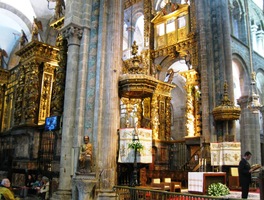 ale i s městem, poutí a poutníky