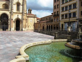 na náměstí Plazza Alfonso de Casto