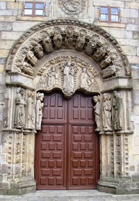 U brány Colegio San Jeronimo je sice klid,