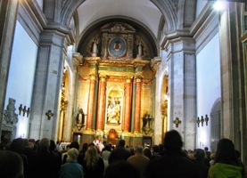 Večer jdeme do katedrály na mši