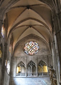 stejně jako stropy lodí