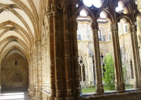 Chrám má také nádherné claustro