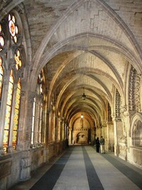 Imposantní je i jedinečné claustro