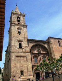 s kostelem Iglésia de la Asunción,