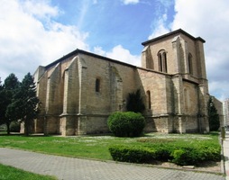 a je odtud vidět kostel Santa Maria la Real y Antiqua de Gamonal