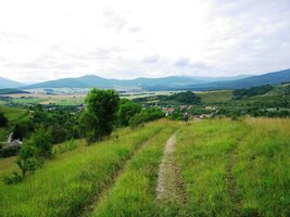 Při sestupu do podhorské vsi Lipovník se ale rozjasnilo