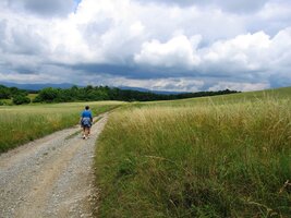 Nad planinou se stahovaly zlověstné mraky