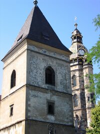 a zde věž katedrály za Urbanovou věží