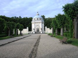 Mauzoleum rodiny Andrásyiovců u Krásnohorského Podhradí
