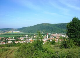 Pohled na město z cesty do lůna Silické planiny