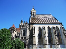 a zde sousední kaple sv.Michala