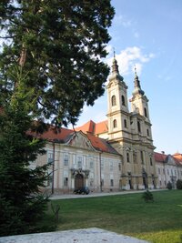 Patří premonstrátskému řádu