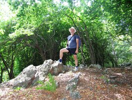 Ani z tohoto skaliska neviděl Pampalini do kraje