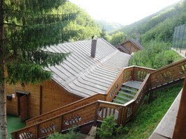 a do restaurace to měli po schodech co by dup