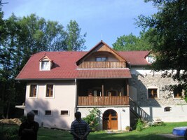 Ráno máme exkurzi - ves Tužina, starý mlýn