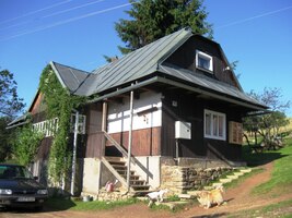 Loni jsme sem dorazili pěšky, letos autobusem