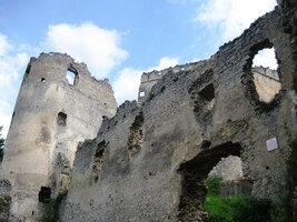 vlastně zřícenina jako ostatní slovenské hrady