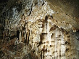 a navštěvujeme Harmaneckou jeskyni