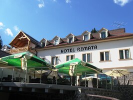 Zapili jsme to Staropramenem v tomto noblesním hotelu