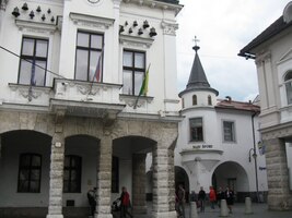 a radnice se chlubí zvonkohrou