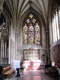 Závěrem ještě hra světel v boční kapli,