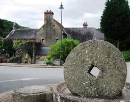 i kolem této hospody - bývalého mlýna