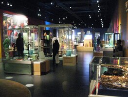 a zde začíná expozice antropologická