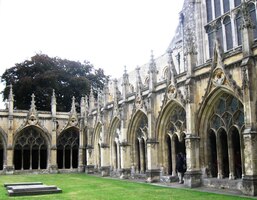 a v opozici Východní (nebo naopak ?)