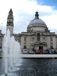 a už jsme v Cardiffu, hlavním městě Walesu