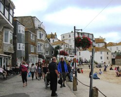 Na přímořském korze jsou galerie malířů