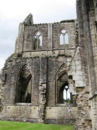 Je to první cisterciácký klášter ve Walesu