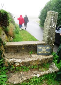 Přešli jsme přes tento recesní chodník