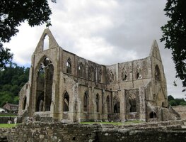Ruiny kláštera Tintern Abbey