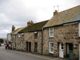 Ani o tyto staré domy asi není velký zájem