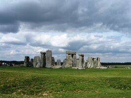 Stonehenge - nejznámější prehistorický kultovní okrsek světa